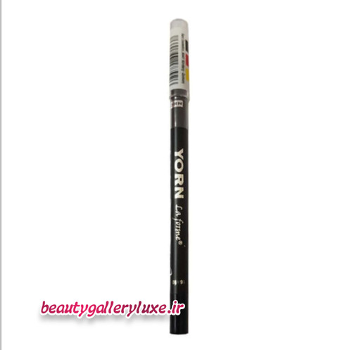 خط چشم مشکی